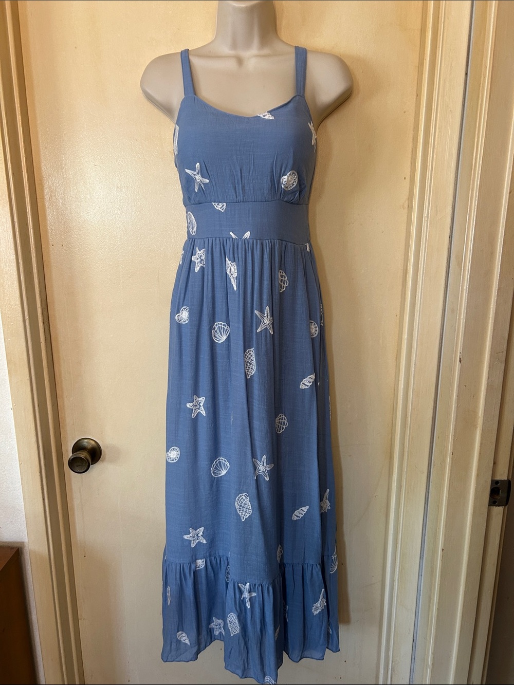 J Gee Chambray Maxi Dress with White Seashell Print size S